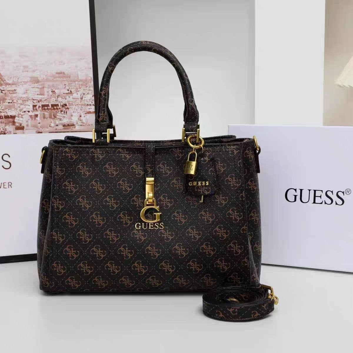 GUESS - ქალის Signature ჩანთა ბრენდული დეტალებით